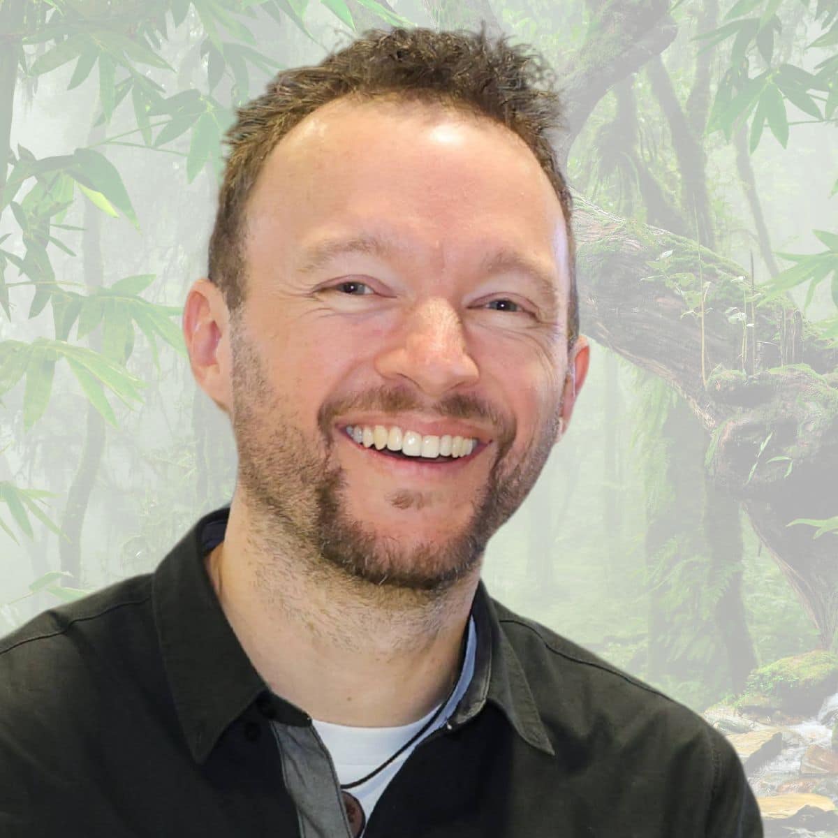 2403 Chris Kaiser CEO Click A Tree Portrait Photo Square