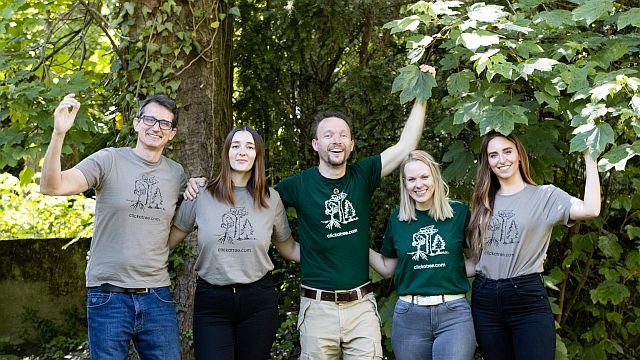 Changing Lives: Die Click A Tree Story Click A Tree Team Paul Blazek Margarita Price Chris Kaiser Susanne Bruckner Sandra Petsch Unsere Geschichte