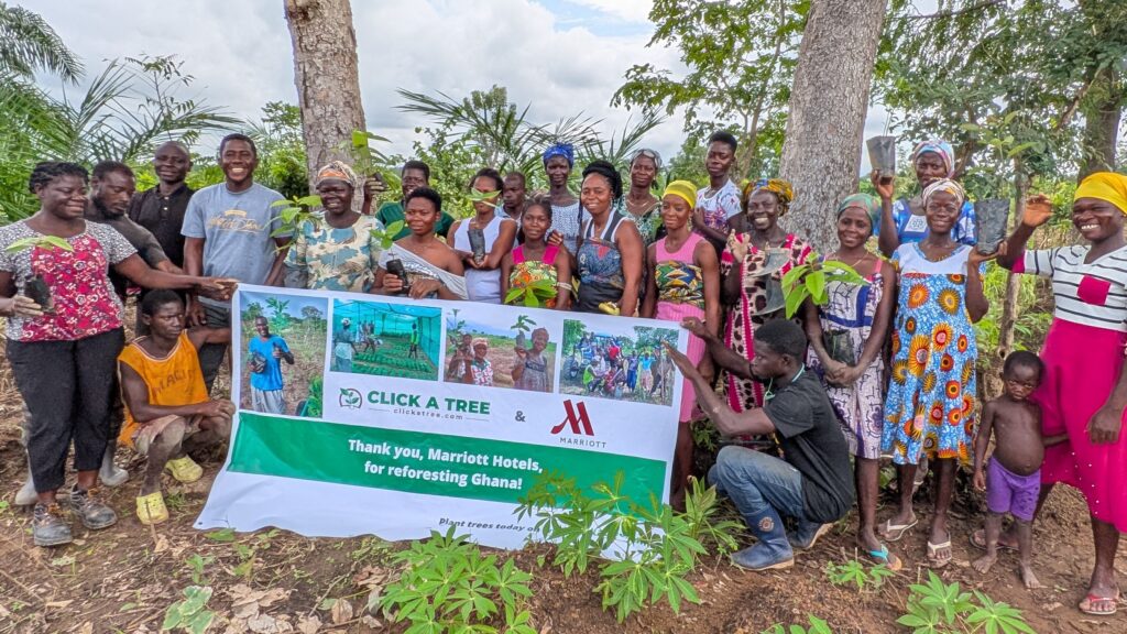 Firmengeschenke Weihnachten Click A Tree und Marriott Hotels pflanzen Baume in Ghana Firmengeschenke Weihnachten,Firmengeschenke Weihnachten für Kunden,Weihnachtsgeschenke Mitarbeiter